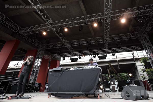 EFRIM MANUEL MENUCK - 2019-06-09 - PARIS - Parc de la Villette - Scene Peripherique - 